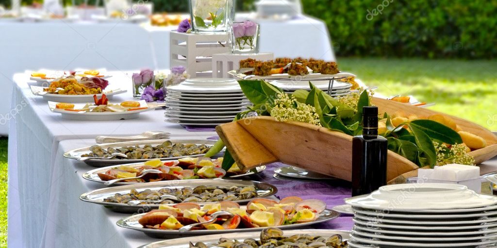 depositphotos_26603849-stock-photo-outdoor-banquet